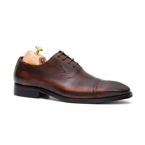 Men's brown Oxford dress shoes