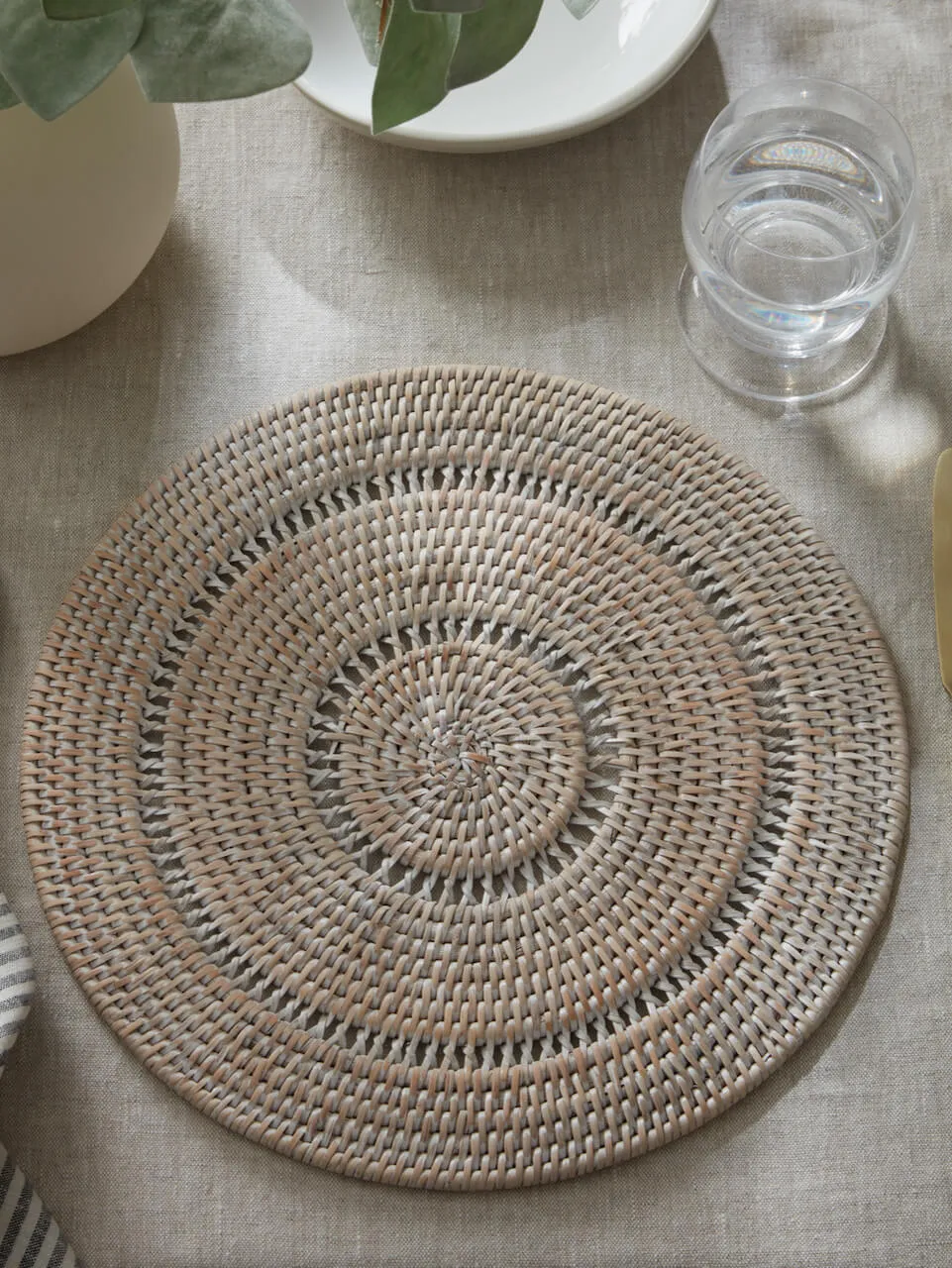 Set of 4 Detailed White Rattan Placemats