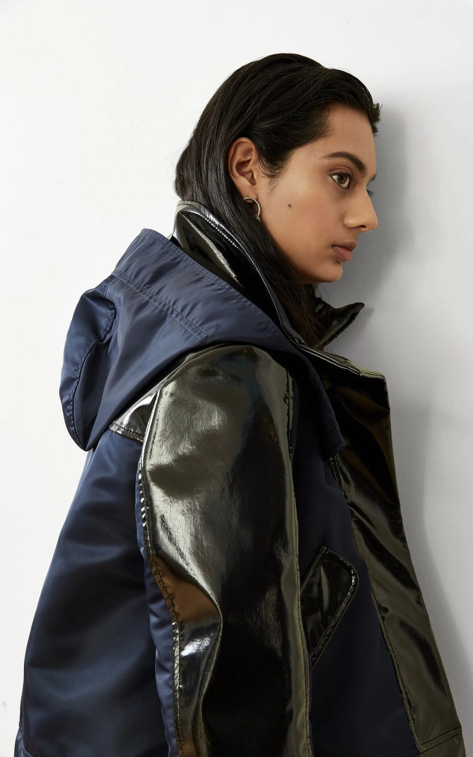 WATER-RESISTANT SUSTAINABLE CROPPED RAINCOAT